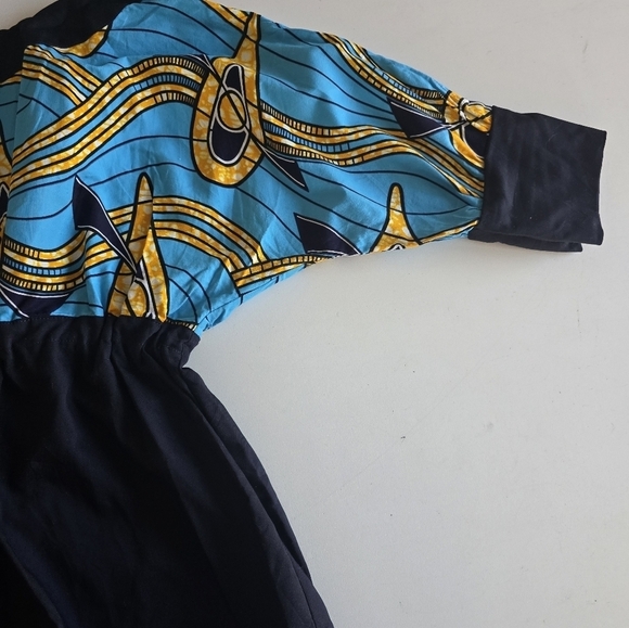 African Print Blouse Women L Blue Green 3/4 Sleeves Shoulder Buttons Flowy Artsy - Picture 4 of 8